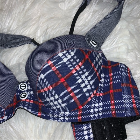 Schoolgirl Bra - Picture 3 of 4